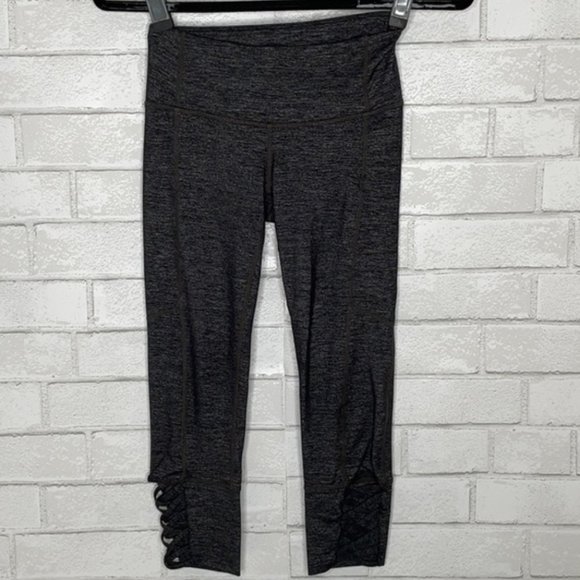 Athleta Criss Cross Heathered Grey Capri Legging - Picture 2 of 12